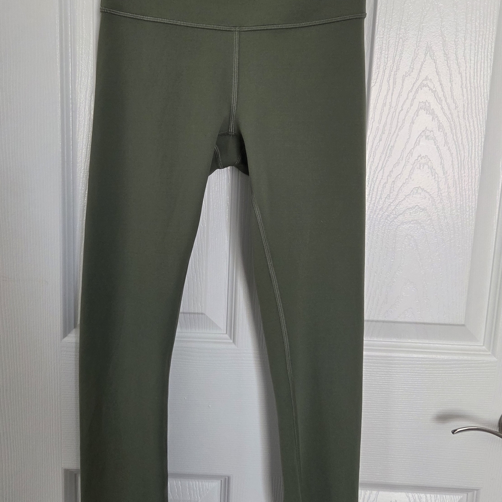 Lululemon Leggings (like new)